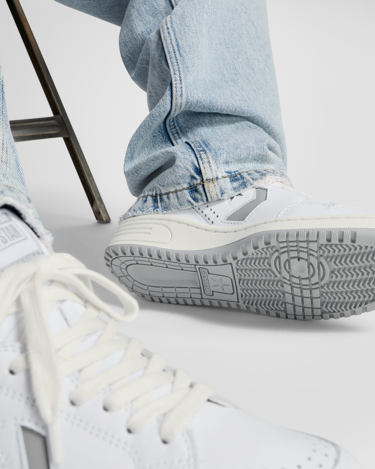 WEAPON LEATHER BLANCO